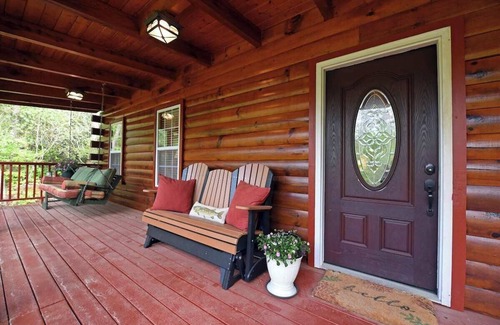Copperhill Cabina | Charming Peaceful 2-bedroom cabin in Copperhill with WiFi and AC