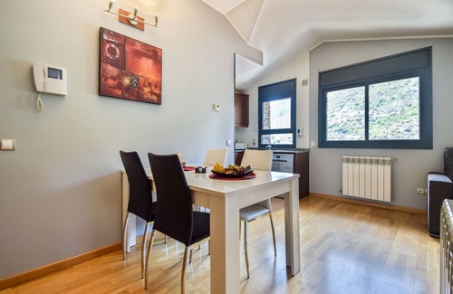 Engolasters Apartamento | Encantador Atico cerca de Caldea HUT-6793