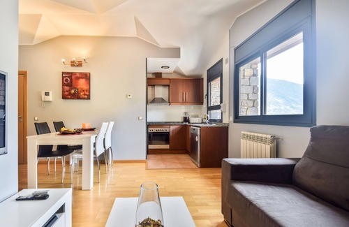 Engolasters Apartamento | Encantador Atico cerca de Caldea HUT-6793