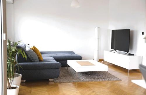 Ville Haute Apartamento | Charming Penthouse in the City Center