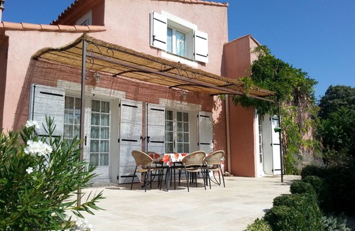 Sillans-la Cascade Villa | Villa con piscina privada climatizada (mediados de mayo - mediados de octubre) en el pueblo medieval