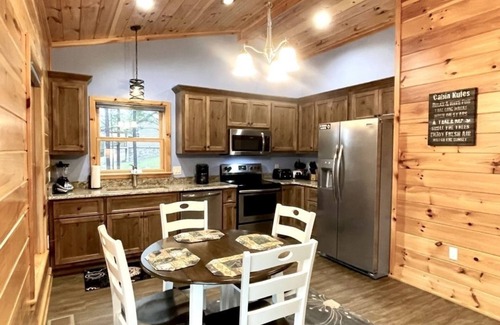 Tellico Plains Cabina | ¡Nuevo listado! Sapphire Bear - 2 dormitorios, 1 baños, duermen 4
