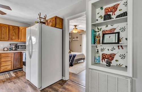 Troutville Cabaña | Charming pet friendly 2bedroom cottage with pool and goats in serene Troutville.