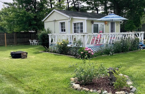 Lexington Cabaña | Charming Pet-Friendly Cottage on Lake Huron