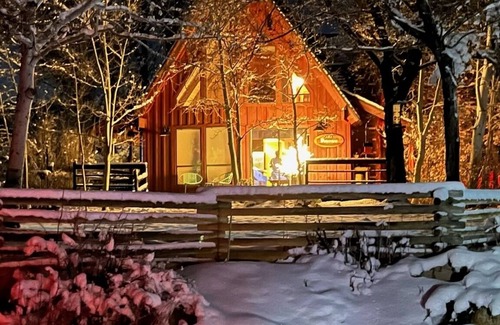 Pine Valley Cabina | P. V. Petersen Cottage