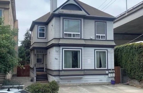 Hoover - Foster Apartamento | Charming Pill Hill Upper Flat