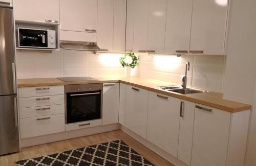 Tikkurila Apartamento | Charming Pine View Apartment
