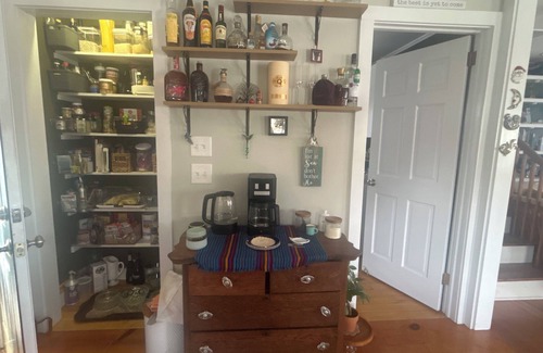 New Bern Cabaña | Pups welcome!! 1 BR with large fenced yard. 3.5 blocks from Downtown New Bern.