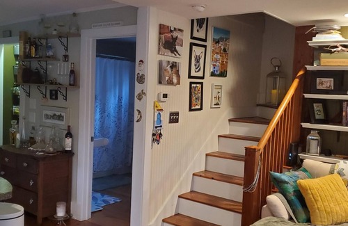 New Bern Cabaña | Pups welcome!! 1 BR with large fenced yard. 3.5 blocks from Downtown New Bern.