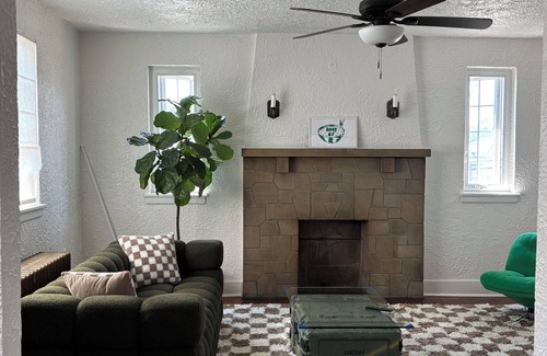 Dormont Casa | Charming Pittsburgh Getaway - Private Home - 2 Beds