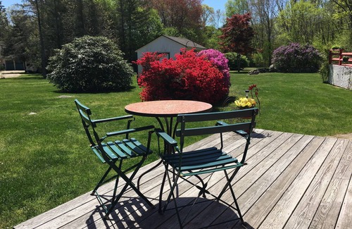 North Stonington Cabaña | Poste con Encanto y Beam Cottage (cerca de Foxwoods)