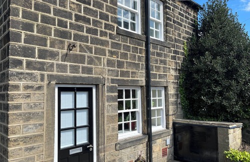 Horsforth Casa | Charming pottery barn conversion 2 mins from Horsforth train station.