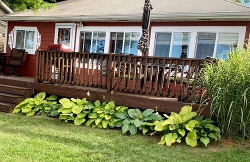 Gladwin Cabaña | Encanto Pratt Lake Lakefront 2BR Cottage