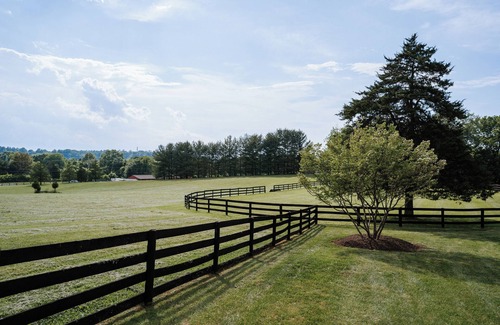 Warrenton Apartamento | Charming Presidential Suite with full kitchen - The Inn at Black Horse Manor
