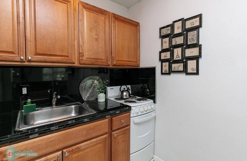 Poinciana Park Apartamento | Charming Private Apartment with Full Kitchen – Perfect Location!