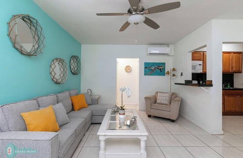Poinciana Park Apartamento | Charming Private 1 bedroom with Full Kitchen – Perfect Location!