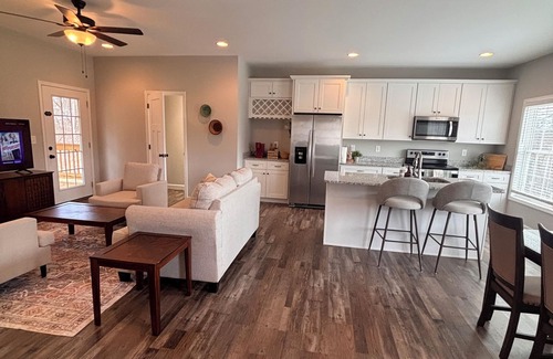 Johnson City Casa | Charming Private 2-bedroom House in the Center of Wonderful Johnson City!