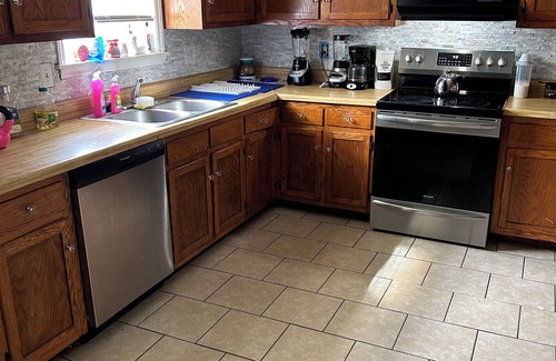 Murfreesboro Casa | Charming private room with a private bathroom and WiFi, AC in Murfreesboro