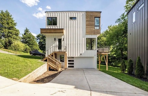 Glencliff Casa | Charming Private Room & Bath with Private Entrance Near Downtown Nashville