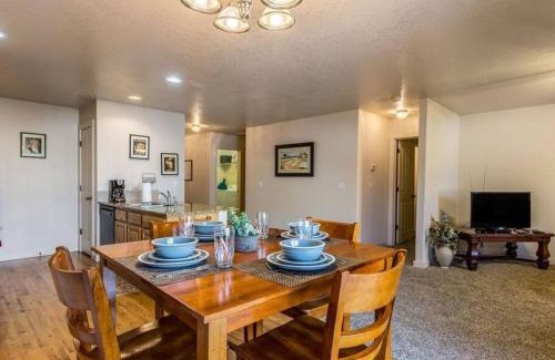Meridian Casa | Charming Private Twnhome w/Large Fenced Yard (58)