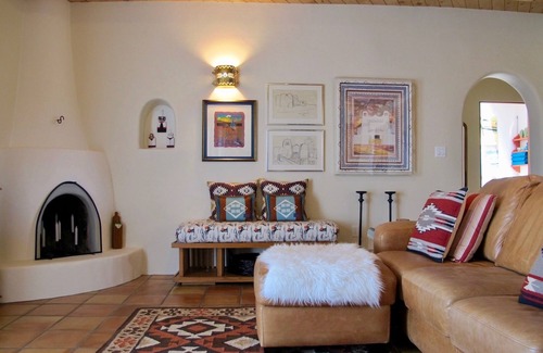 Taos Casa | Encantadora casa de estilo pueblo con increíbles vistas.