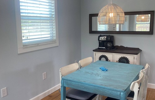 Tropical Gulf Acres Casa | Charming Punta Gorda Treehouse vacation Villa overlooking Beautiful lake