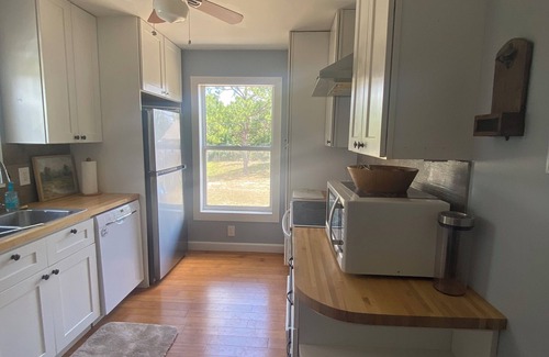 Tropical Gulf Acres Casa | Charming Punta Gorda Treehouse vacation Villa overlooking Beautiful lake