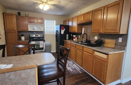 Wichita Falls Casa | Charming Purple door 3-bedroom house with AC and WiFi in fabulous Wichita Falls