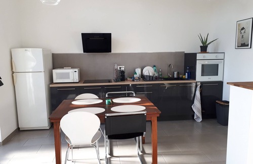 Bompas Apartamento | Charming, quiet and functional apartment with a garden. Free parking in front