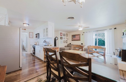 Lodi Casa | Charming, Quite and Quaint 3-bedroom house with WiFi and AC in Lodi