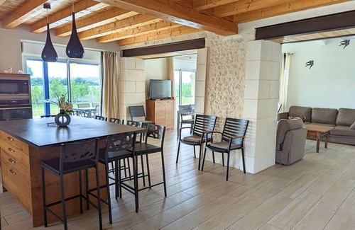 Salles-de-Barbezieux Cabaña | Casa rural con piscina privada, jardín y terraza, ideal para familias y teletrabajo