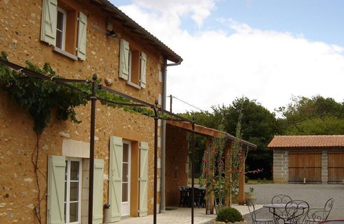 Vitrac-Saint-Vincent Cabaña | Casa rural con jardín cerrado, cerca de pueblo pintoresco, equipada con chimenea y zona infantil