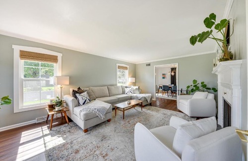 Racine Casa | Charming Racine Home - Walk to Lake Michigan!