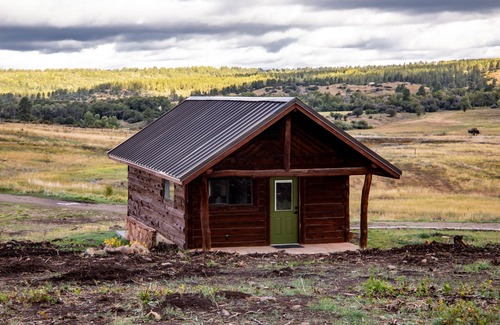 Mancos Cabaña | Charming Ranch Cottage Retreat in Mancos: Cozy Comfort with WiFi!