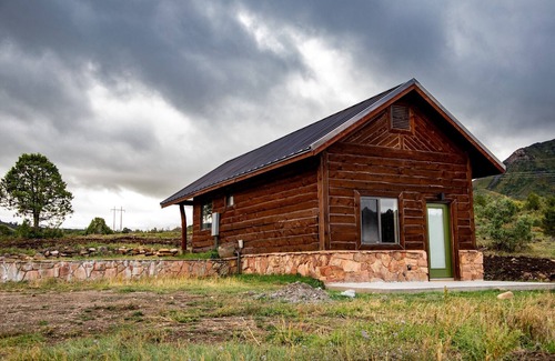 Mancos Cabaña | Charming Ranch Cottage Retreat in Mancos: Cozy Comfort with WiFi!