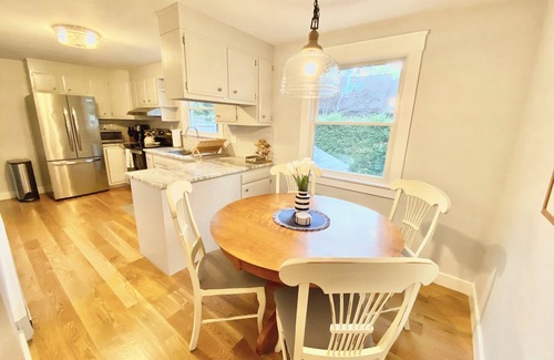 Vineyard Haven Casa | Charming Recently Renovated 3-Bedroom Retreat