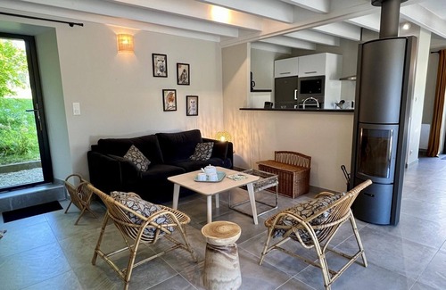 Canville-la-Rocque Cabaña | Casa acogedora renovada con jardín, cerca de playas y lugares históricos
