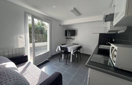 Cambo-les-Bains Apartamento | Apartamento renovado con terraza y WIFI en Cambo-les-Bains