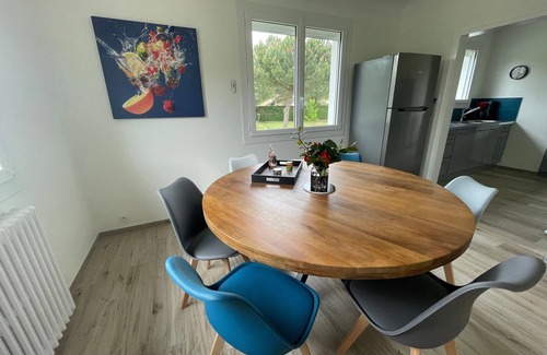 Nieul-le-Dolent Cabaña | Casa luminosa en el campo con terraza, estanque privado, y cerca de la playa