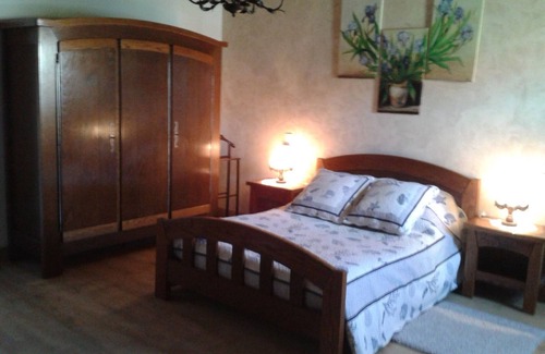 La Berthenoux Cama Y Desayuno | Encantadora habitación renovada con parking en La Berthenoux
