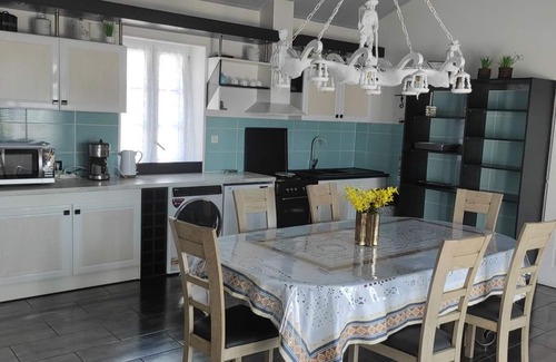Brem Sur Mer Cabaña | Casa rural renovada en granja junto a Brem sur Mer, 4 hab, 2 baños, jardín, wifi, pesca, niños bienvenidos.
