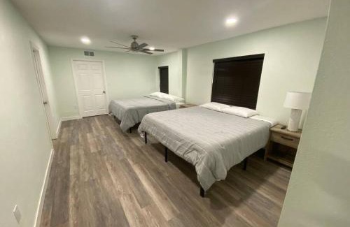 Gainesville Casa | Charming renovated home with jetted tub/king beds