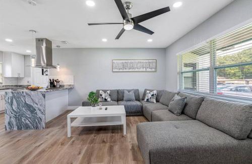 Brandon Casa | Charming & Renovated Home 20 Minutes from Tampa