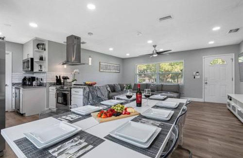Brandon Casa | Charming & Renovated Home 20 Minutes from Tampa