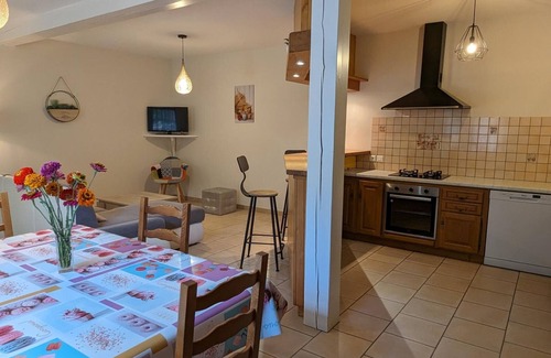 Vindelle Cabaña | Casa charentaise rénovada con jardín privado, cerca de Angoulême y río Charente