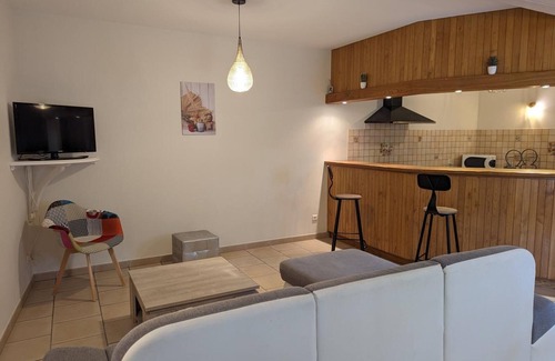 Vindelle Cabaña | Casa charentaise rénovada con jardín privado, cerca de Angoulême y río Charente