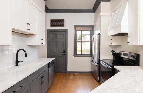 Old West Broad Neighborhood Casa | Charming Renovation | Free Parking