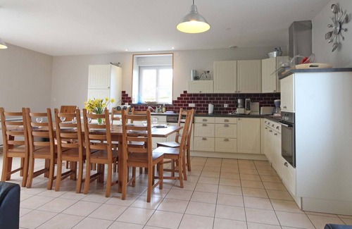 Landisacq Cabaña | Casa rural con jardín cerrado, chimenea y wifi, ideal para familias