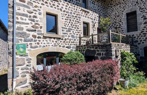 Le Brignon Cabaña | Casa Rural con Terraza y Jardín Cerca de Puy-en-Velay