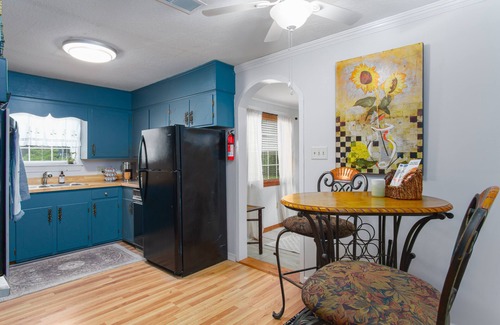 Hattiesburg Casa | Charming retreat close to downtown, restaurants and Southern Miss.